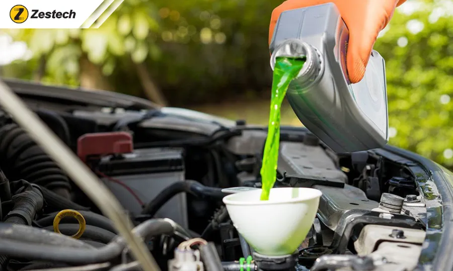 Nước làm mát ô tô màu xanh