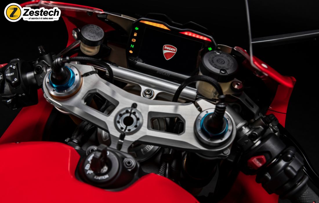 Ducati Panigale V4 trang bị màn hình TFT 5inch nền LCD ngay phần đầu xe