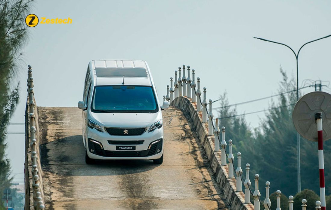van-hanh-Peugeot-Traveller-Premium-2019