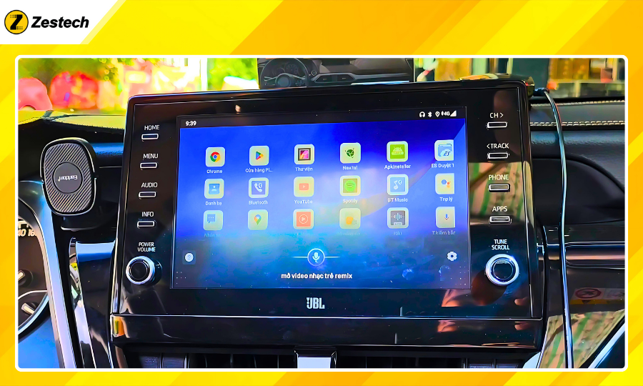 Điều khiển màn hình bằng giọng nói với Android Box cho xe Toyota Camry 2021-2024