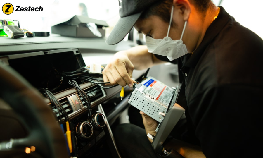 Lắp đặt màn hình ô tô tại các đại lý chuyên nghiệp