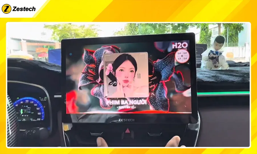 Xem youtube không quảng cáo trên màn hình cho xe Toyota Cross Hybrid
