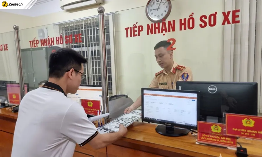 Lưu ý cần chuẩn bị đủ giấy tờ, hồ sơ trước khi đăng ký xe để làm thủ tục được nhanh gọn nhất