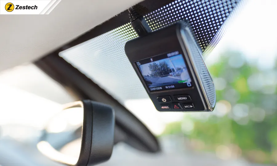 Camera hành trình ô tô hiện nay thường được trang bị cảm biến ánh sáng