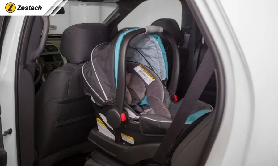 Hướng dẫn chọn ghế ngồi ô tô cho trẻ em an toàn, đúng luật 2026 8 Chọn vị trí lắp ghế ngồi trẻ em đúng luật