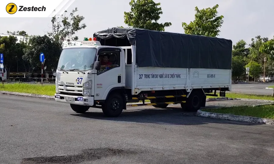 Bằng C đi được xe gì 2025? Có mấy loại bằng C? 5 Thi sát hạch bằng lái hạng C