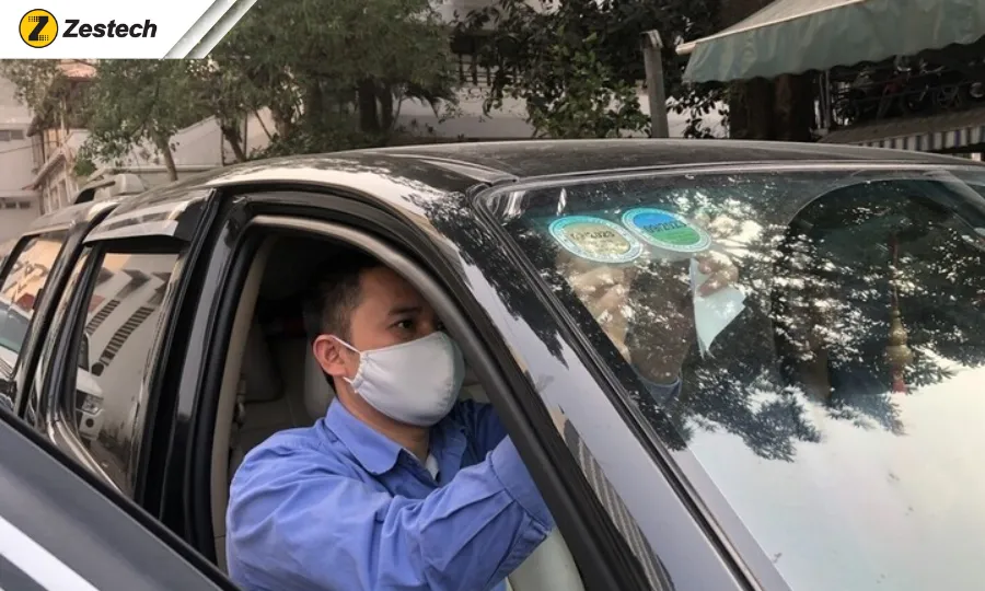 Chính thức bỏ dán tem phí đường bộ trên kính lái từ 1/1/2026 6 Không tự ý bóc tem cũ nếu chưa hết hạn