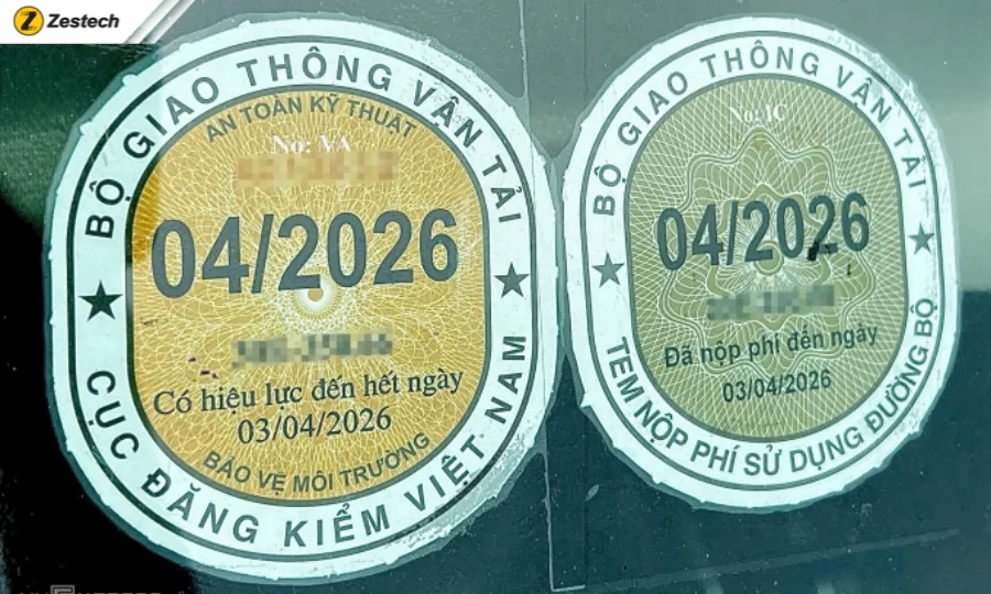 Chính thức bỏ dán tem phí đường bộ trên kính lái từ 1/1/2026 3 Tem thu phí đường bộ trên kính ô tô
