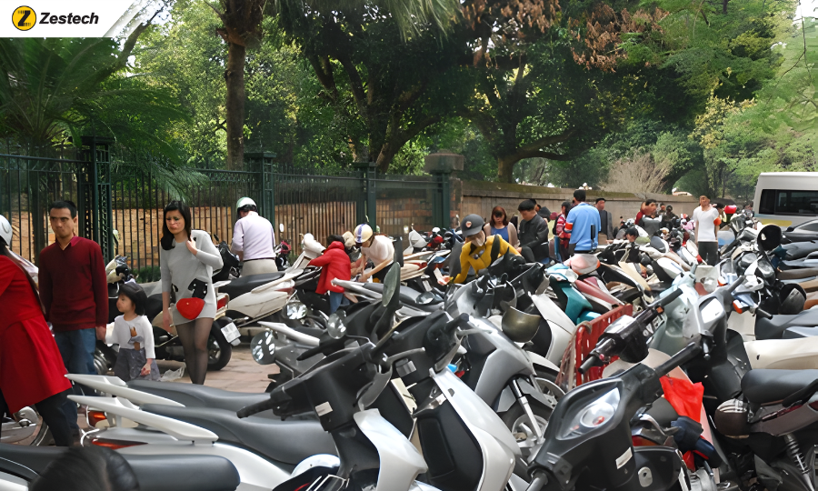 Danh sách bãi gửi xe ô tô & xe máy uy tín tại Hà Nội 3 Bãi gửi xe tại các tuyến phố du lịch, khu di tích lịch sử