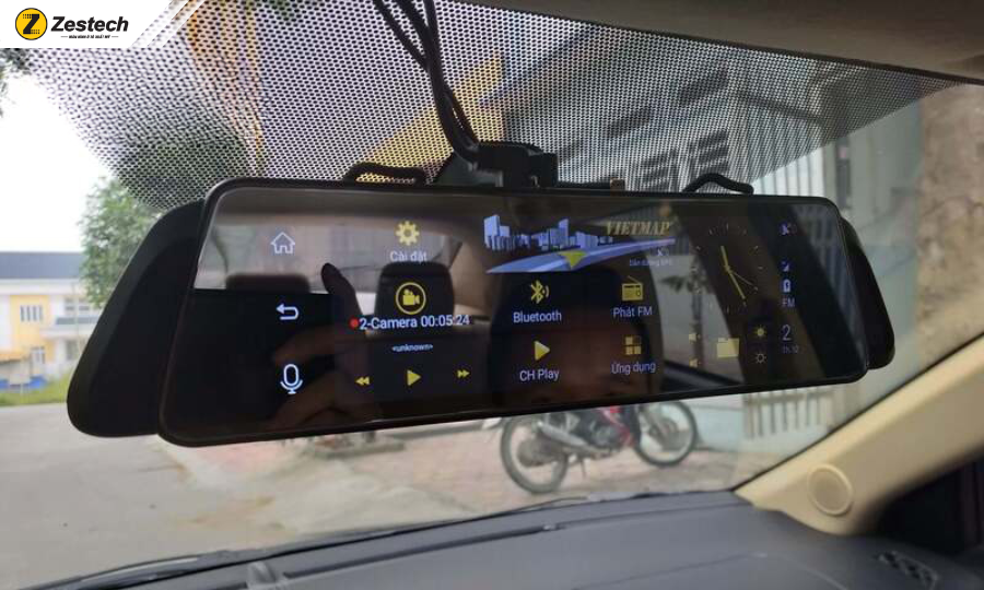Camera ô tô không dây là gì? Top 5 camera hành trình wifi đáng mua 8 Camera ô tô không dây Vietmap KC01 tích hợp nhiều tính năng an toàn