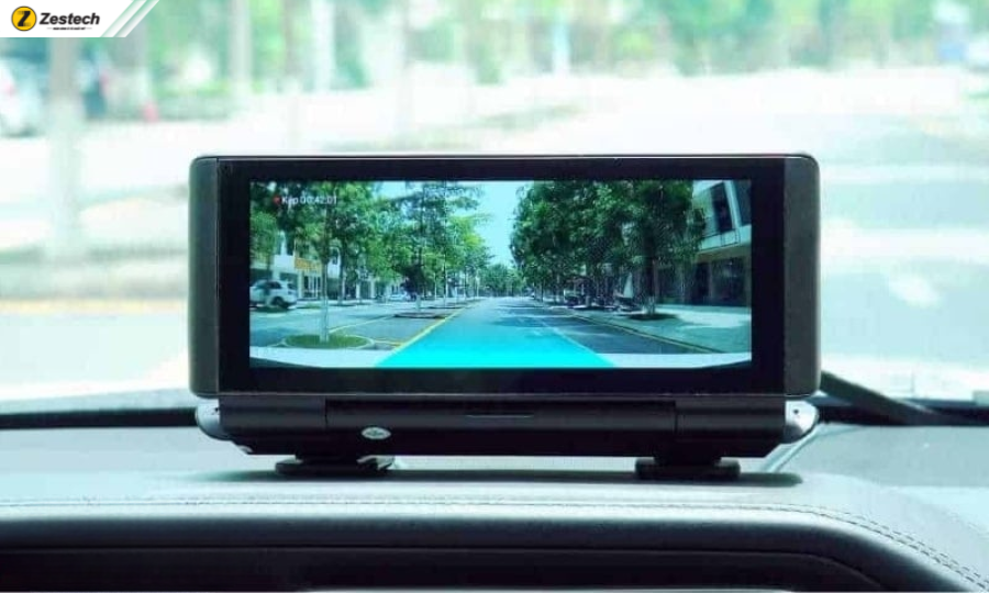 Camera hành trình ô tô đặt trên taplo