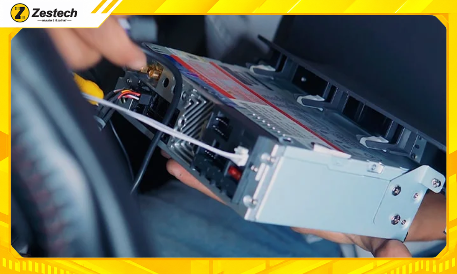 Quy trình lắp đặt màn hình Android ô tô cho xe Mitsubishi Attrage