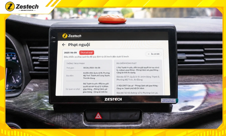 Màn hình ô tô Android cho xe Ertiga 2023-2024 hiển thị thông tin phạt nguội